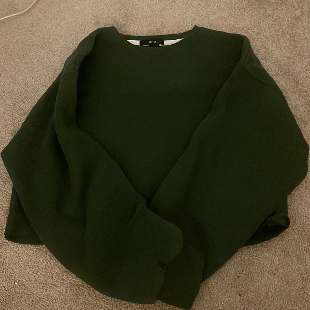 cropped sweatshirt